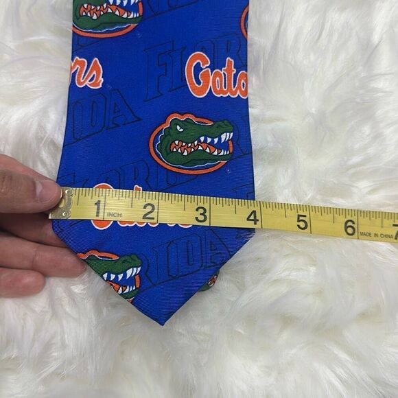 Campus Classics Florida Gators 100% Silk Tie - Picture 4 of 7